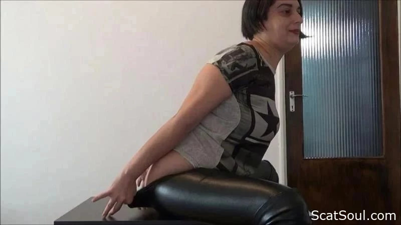 Mistress Roberta – Bowel Accident In Pov Pants